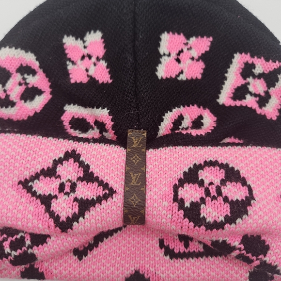 Louis Vuitton Pink Black Wool 3D Monogram Beanie NWT - Picture 4 of 17